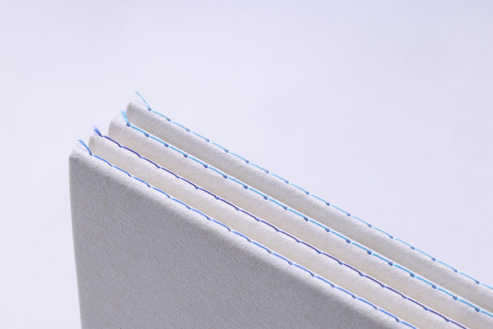 4つの糸でおりこんだノート